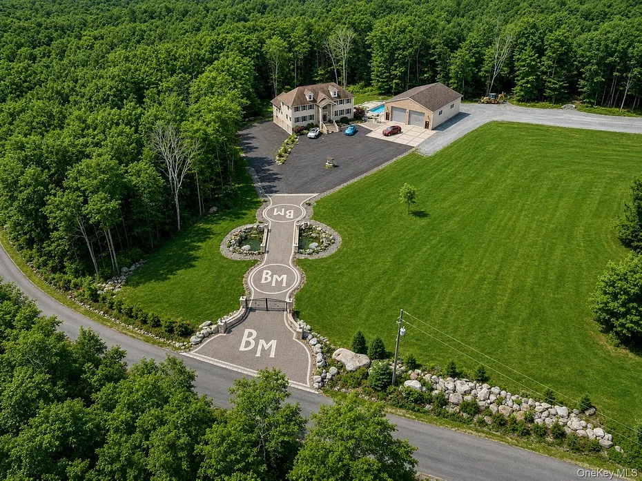210 Grey Road Photo 5