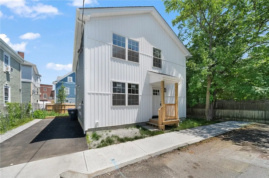 12 Price Street Photo 1