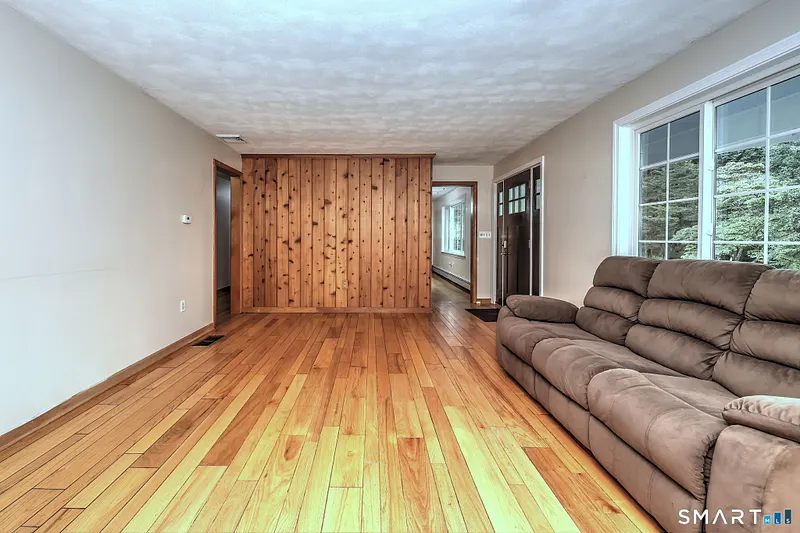 86 Spencer Hill Photo 6