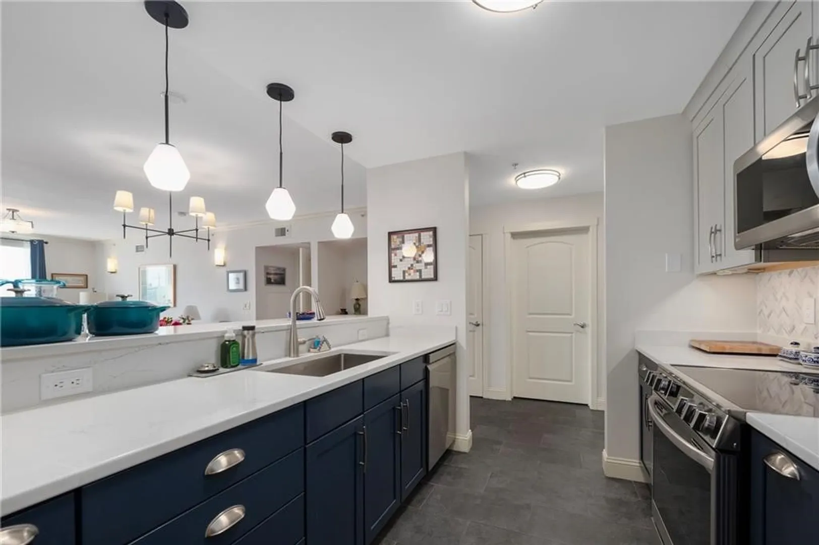 333 Atwells Avenue  #206 Photo 3