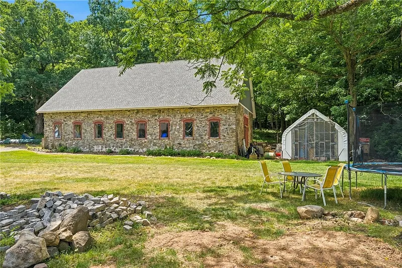 362 Abbott Run Valley Road Photo 8