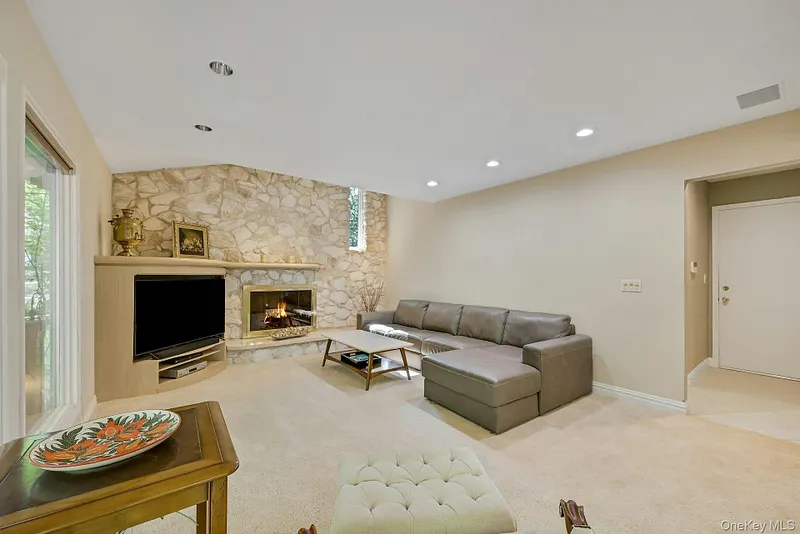 19 York Drive Photo 20