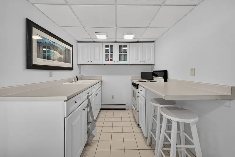 670 Pequot Avenue Photo 36