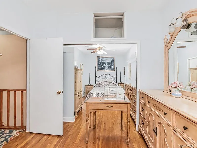 772 Home Street Photo 10