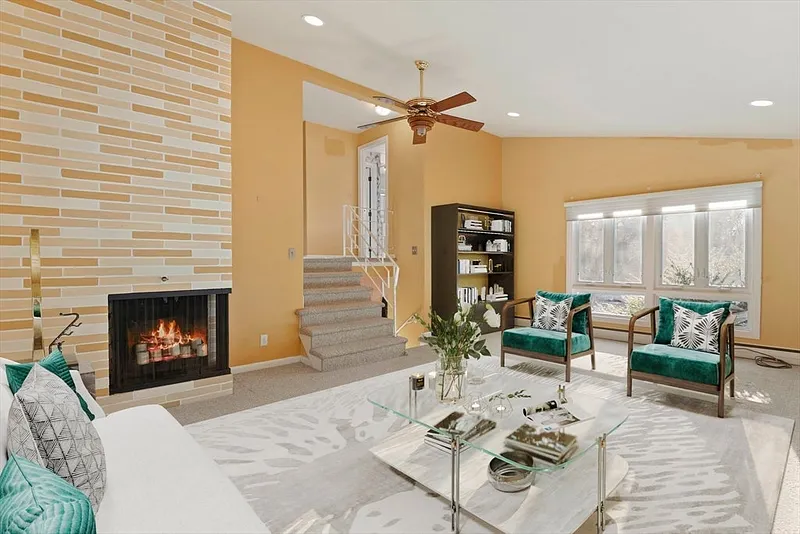 6 Madison Ave Photo 2