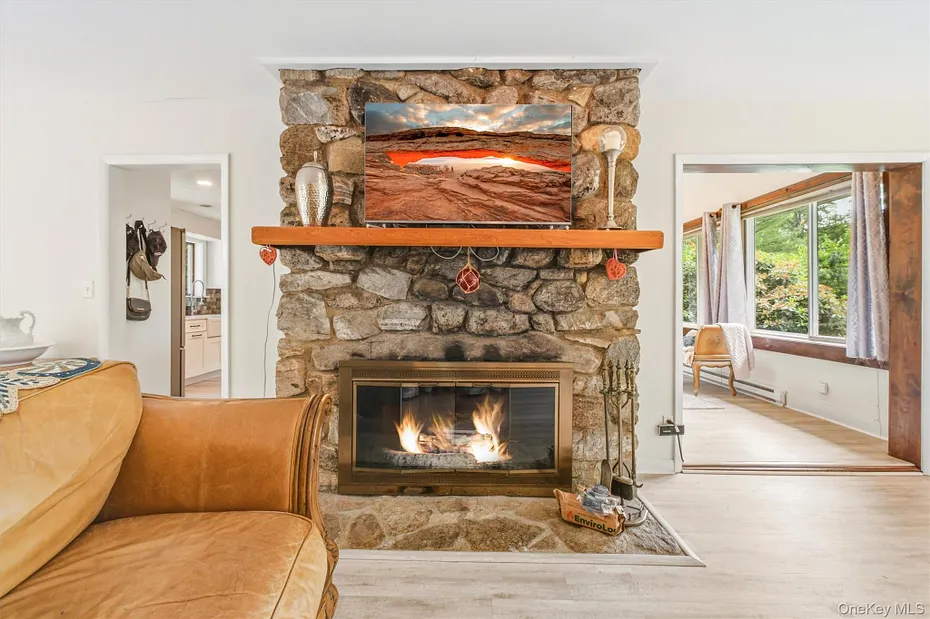 24 Tamarack Road Photo 7