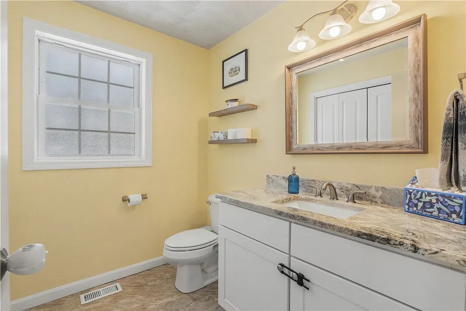 100 Franklin Road Photo 27
