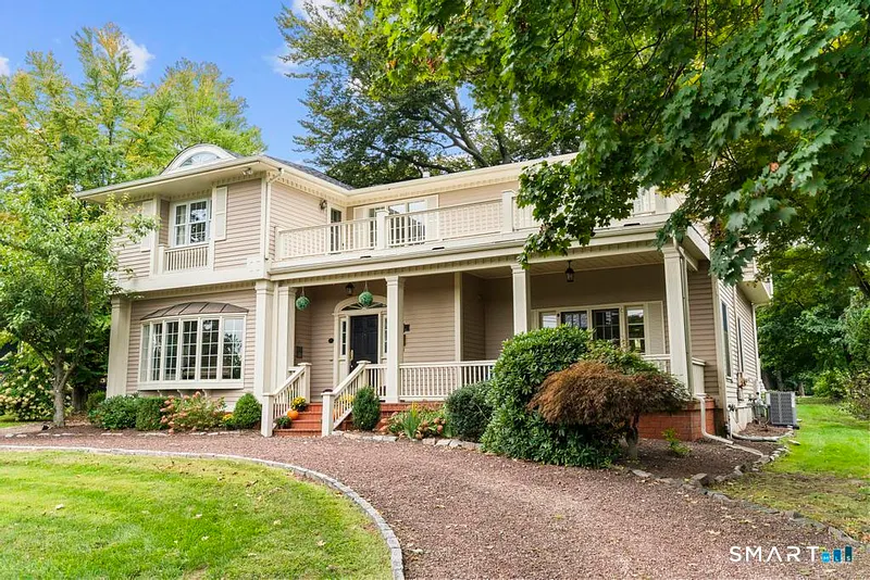 152 West River Street Photo 2