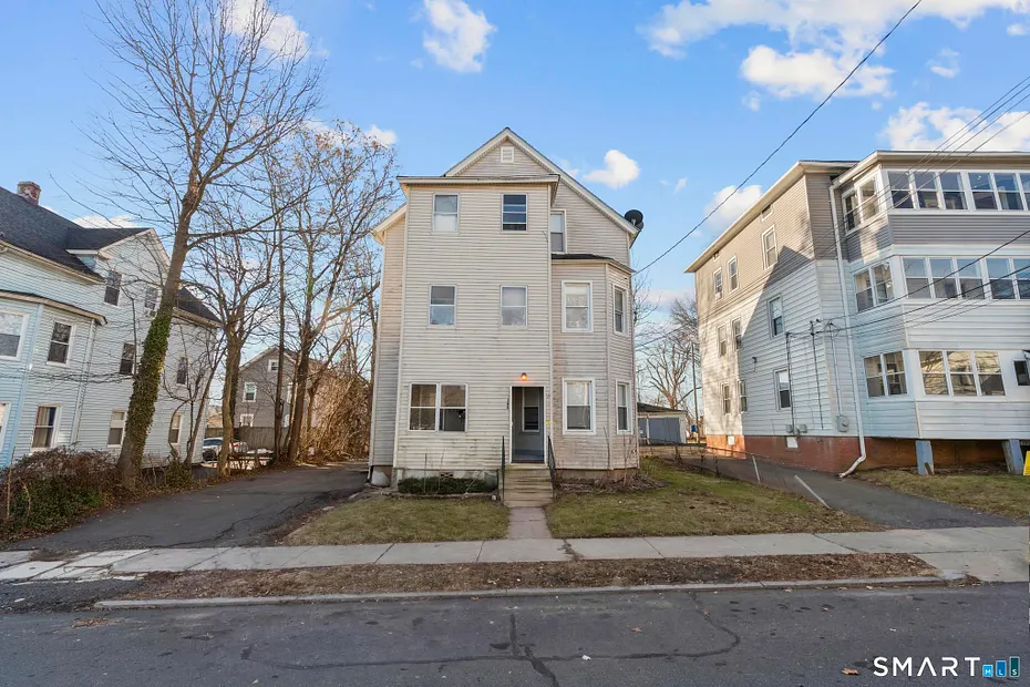 105 Rhodes Street Photo 1