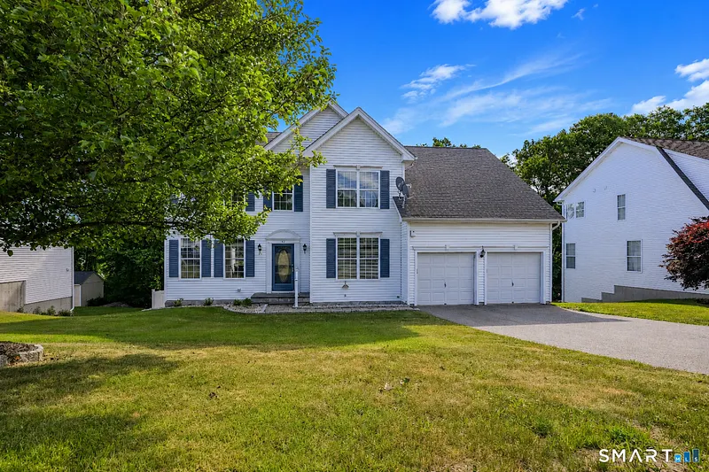 46 Auburn Way Photo 3