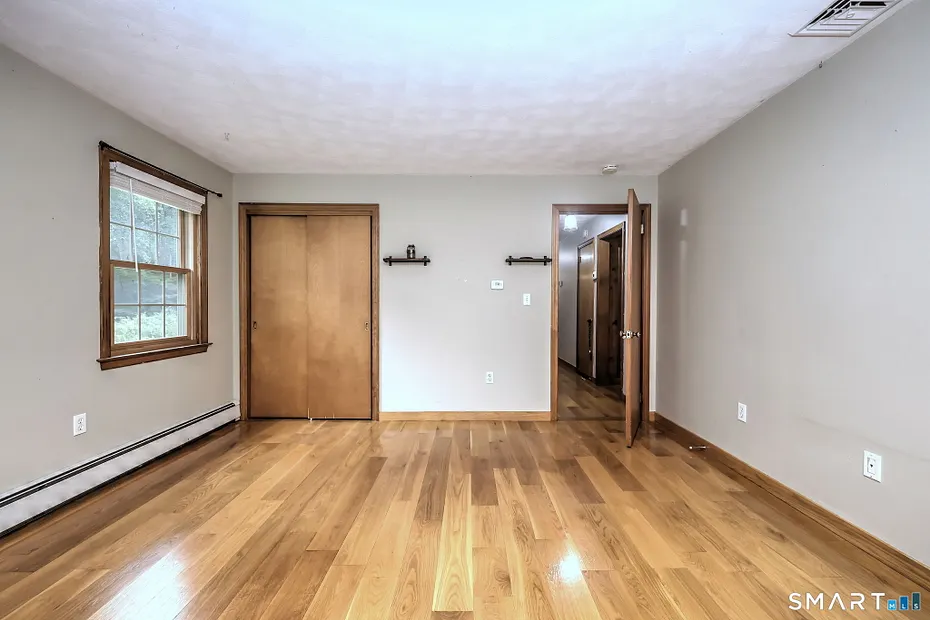86 Spencer Hill Photo 7
