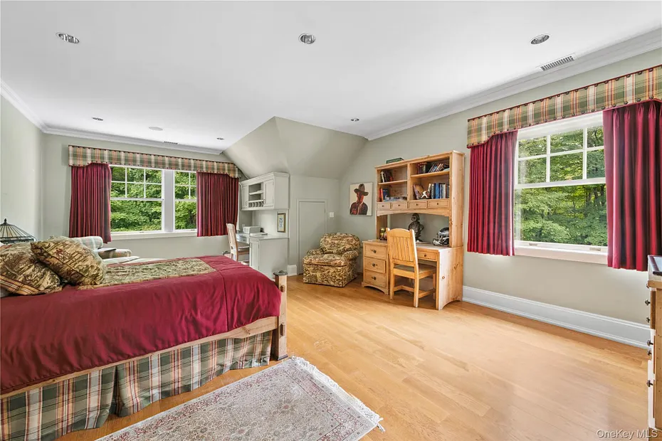 284 W Patent Road Photo 20