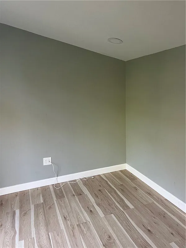 100 Franklin Road Photo 7