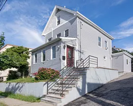 319 N Macquesten Parkway