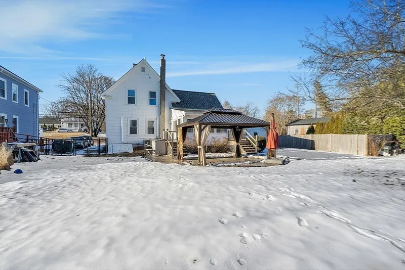 34 Pleasant St Photo 24