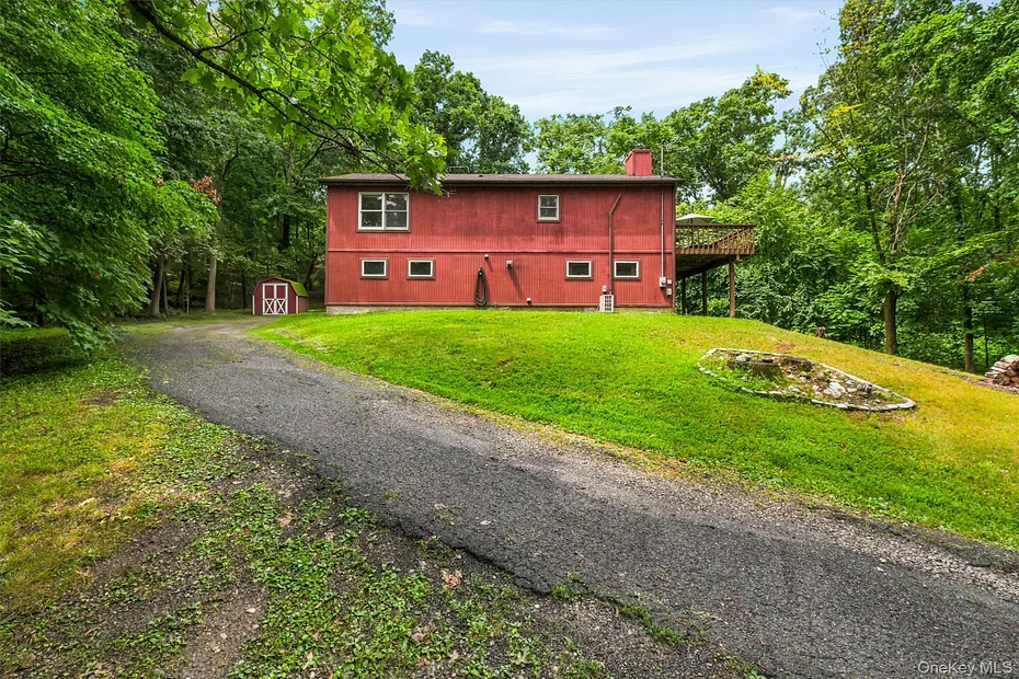 35 Moccasin View Road Photo 3