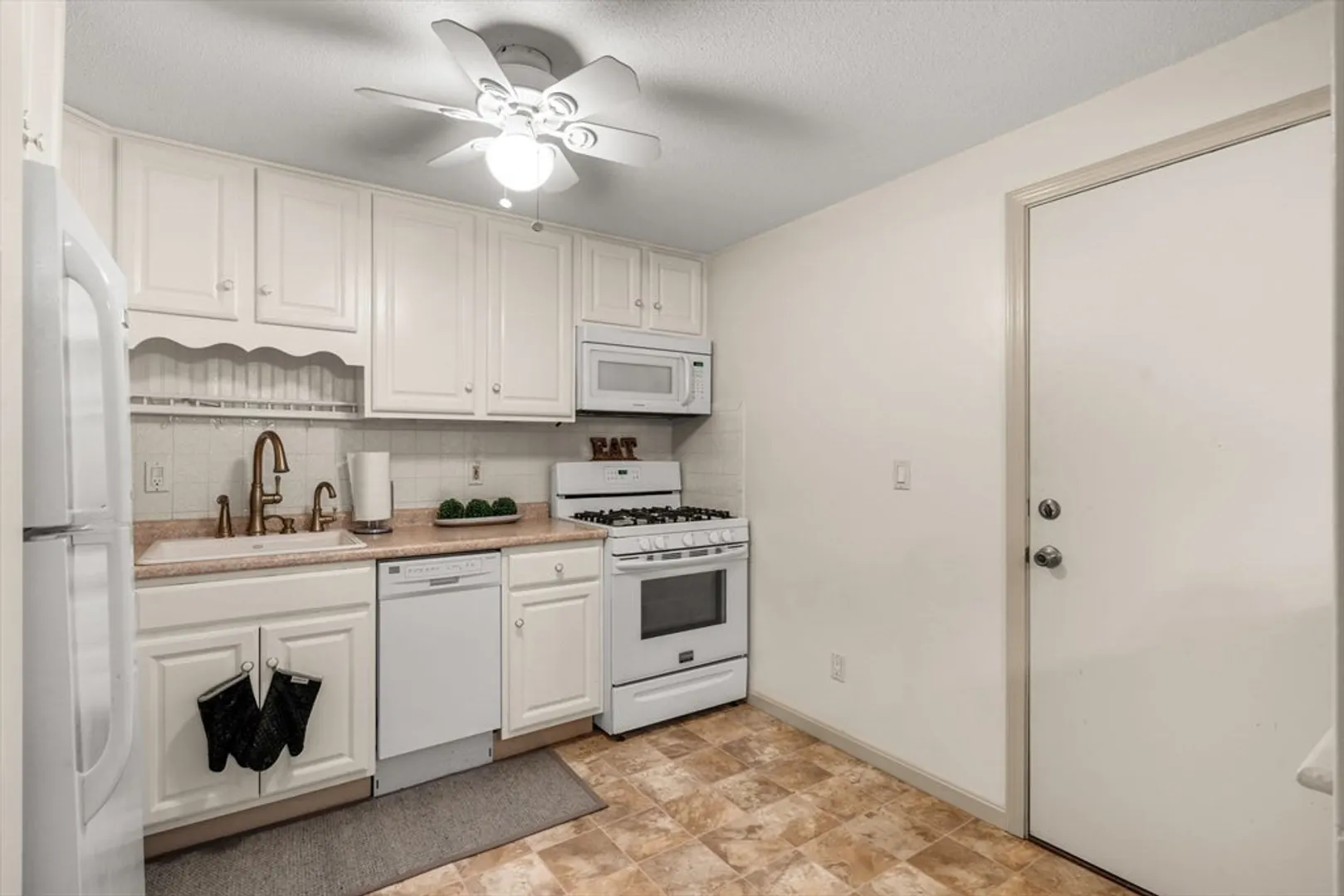 655 West Lowell  #14 Photo 11