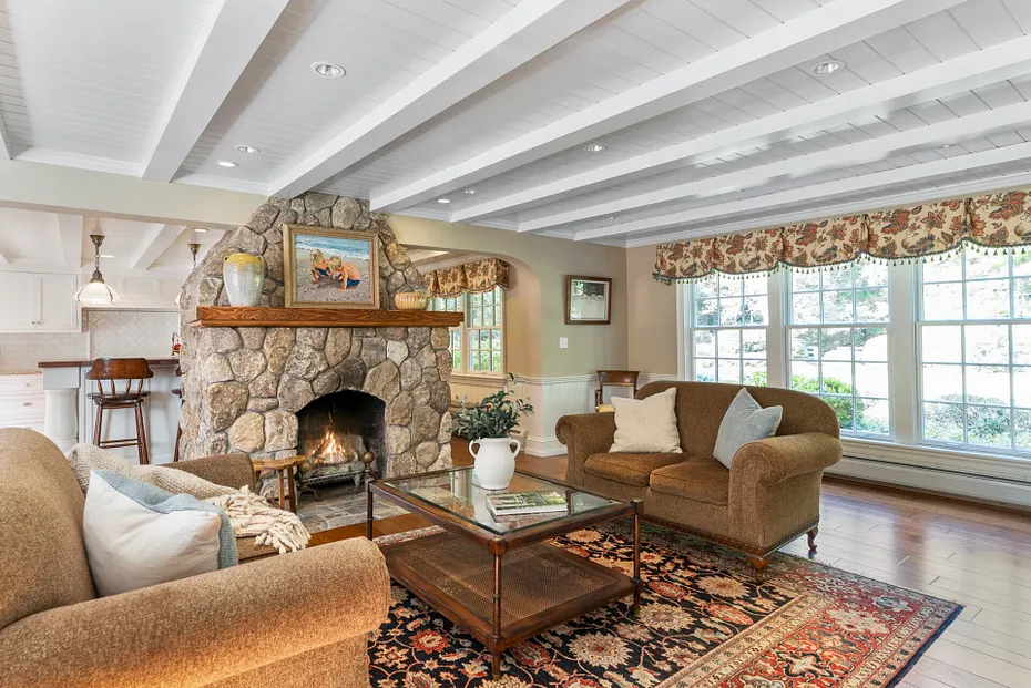 6 Pine Hill Road Photo 14