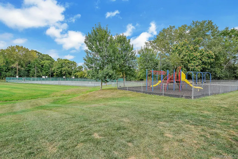 2107 Whispering Hills Photo 28
