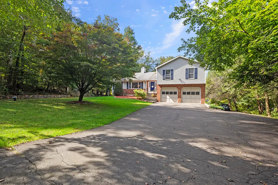 256b Great Plain Road Photo 1