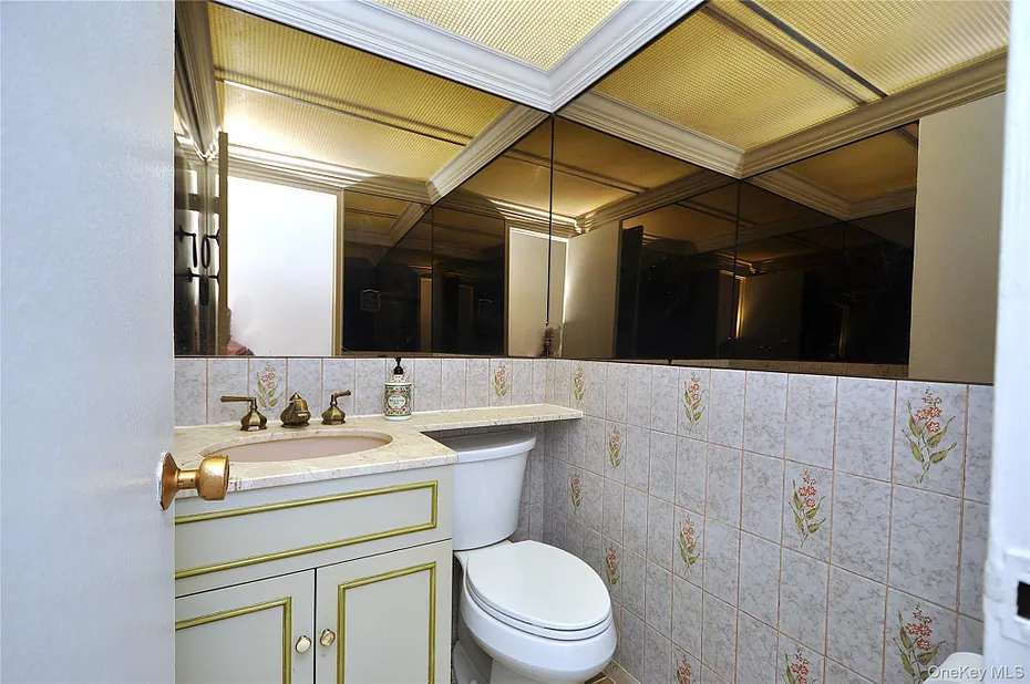 230 Garth Road  #3B1 Photo 30
