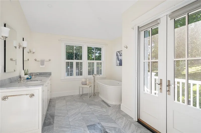 140 Aldrich Avenue Photo 35