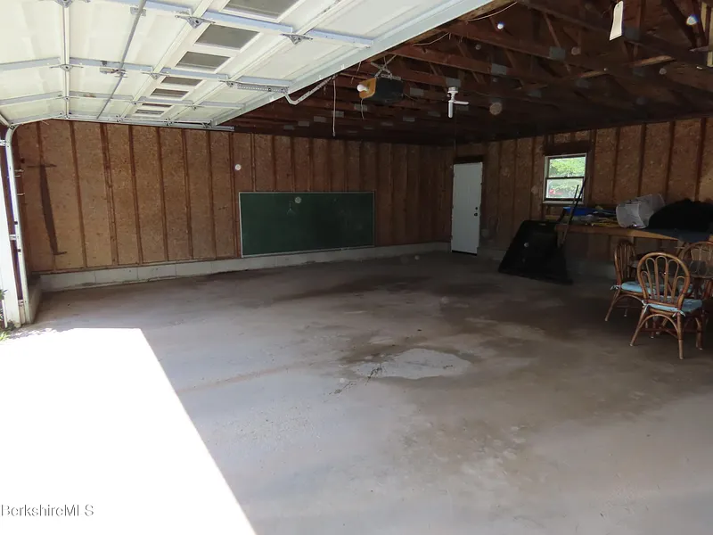 1303 River Rd Photo 36