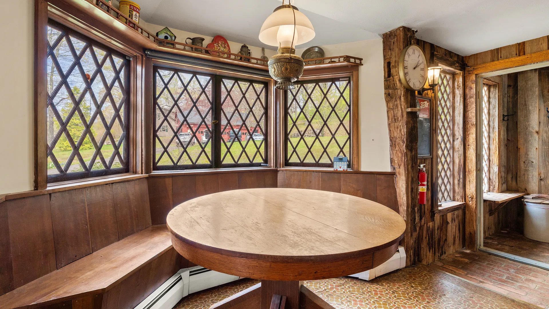 6 Tyringham Rd Photo 11