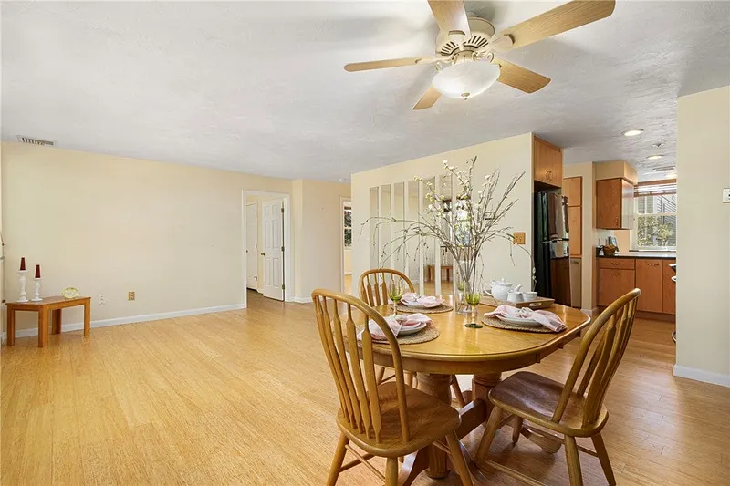 3524 W Shore Road  #301 Photo 11
