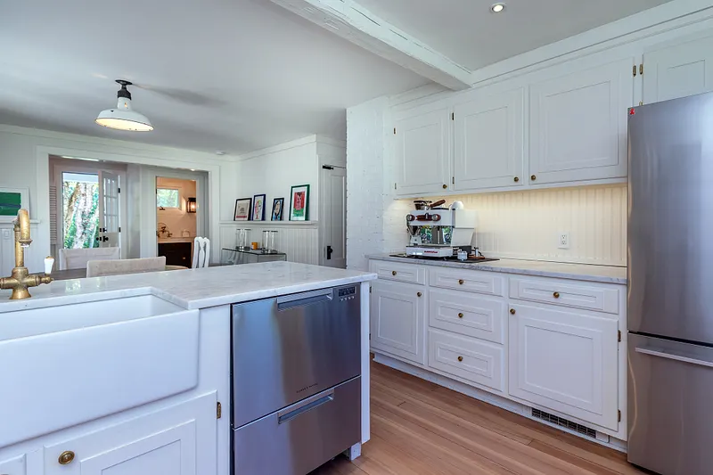 135 Wykeham Road Photo 16