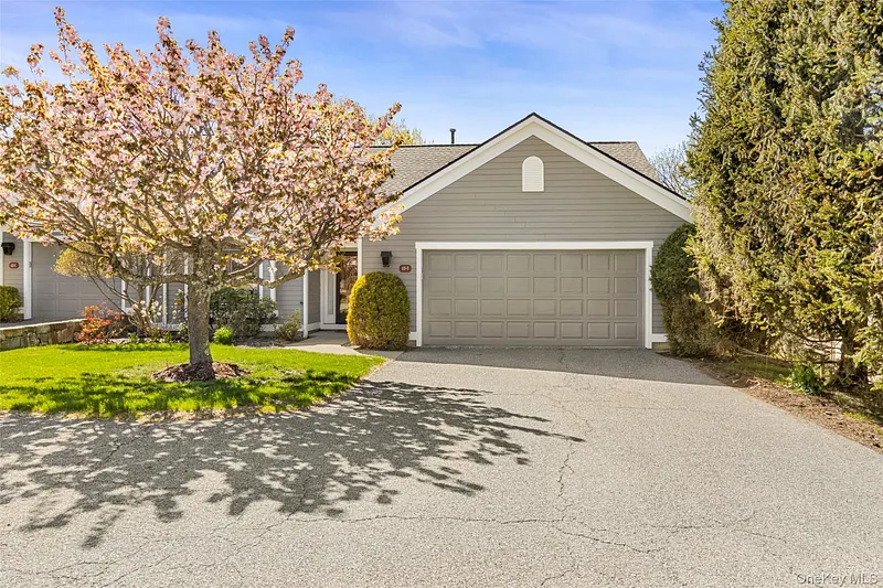 415 Heritage Hills Drive  #D Photo 1