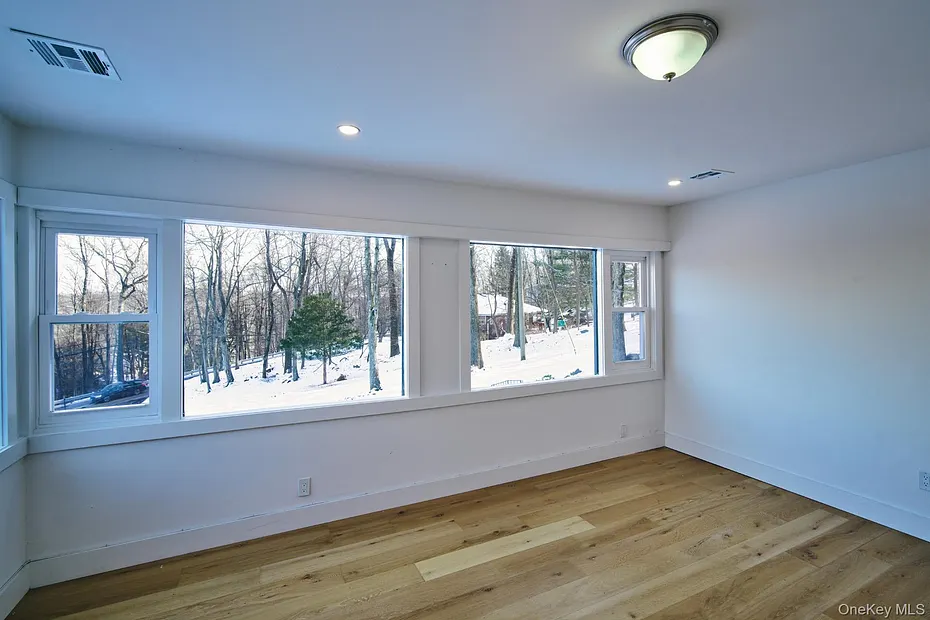 189 Mcnamara Road Photo 15