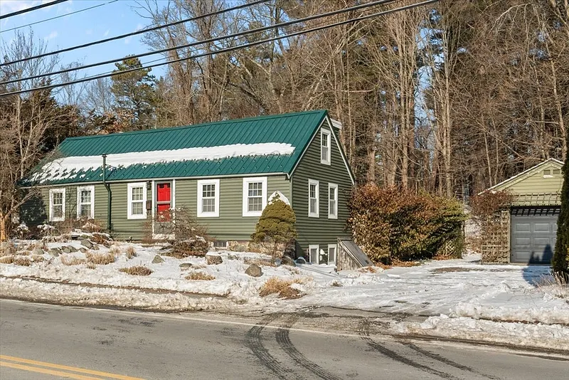 153 W. Main St. Photo 1