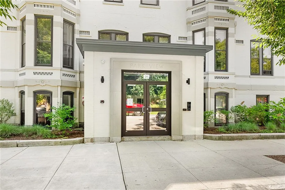 31 Parade Street  #201 Photo 2