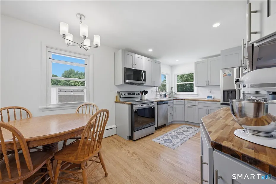 133 Bloomingdale Road Photo 11