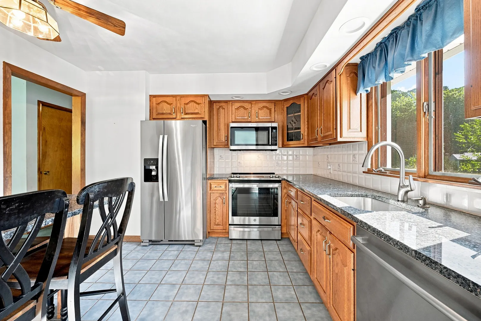 3 Holly Lane Photo 4