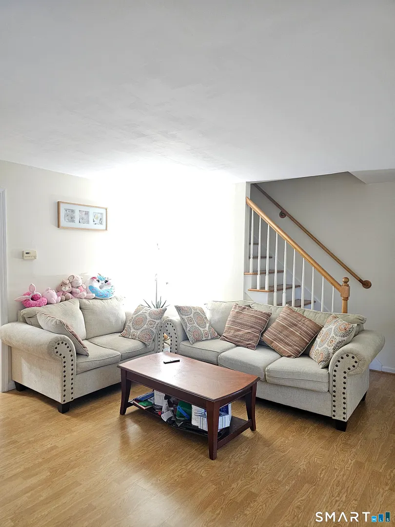 54 Alice Street Photo 11