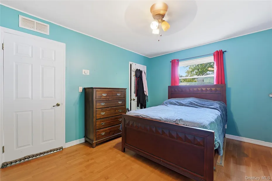 24 Lafayette Road Photo 12