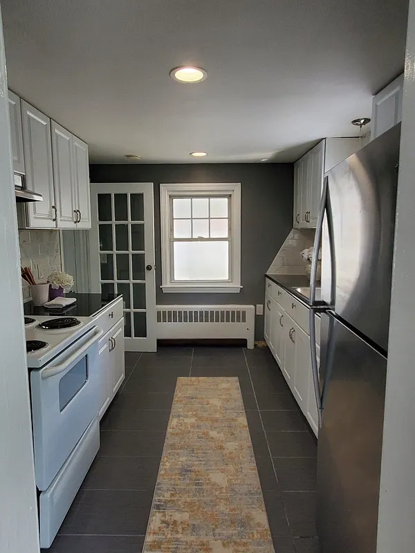 725 Bay St Photo 14