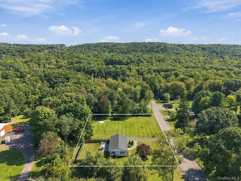 15 Countryman Lane Photo 2