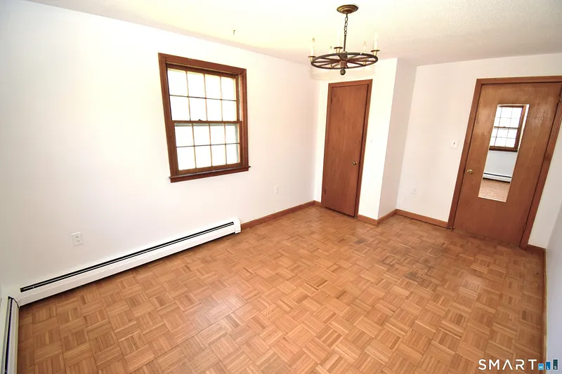 273 Horse Pond Road Photo 15