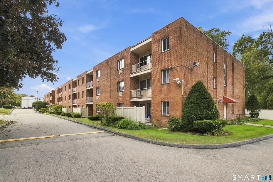 65 Westridge Road  #D5 Photo 2
