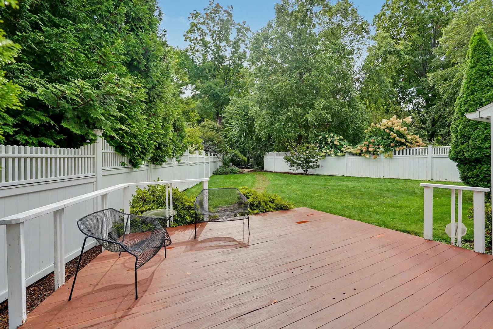 2 Evergreen Avenue Photo 17