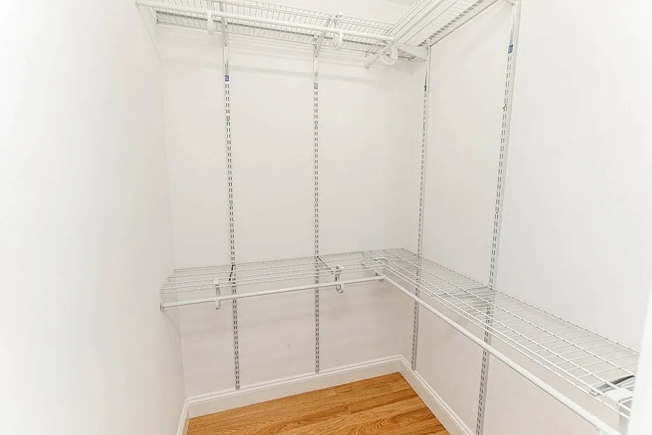 100 Kendall Avenue Photo 17