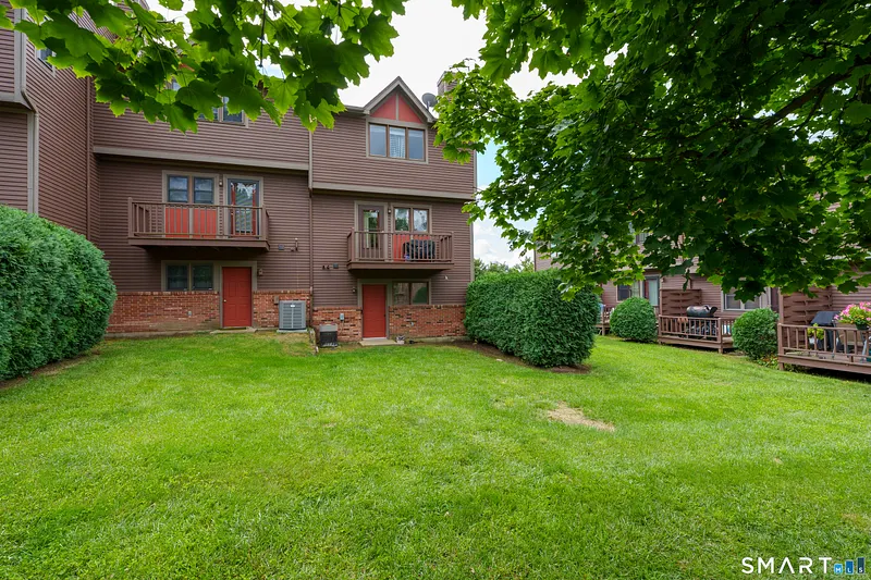 213 West Town Street  #E23 Photo 30