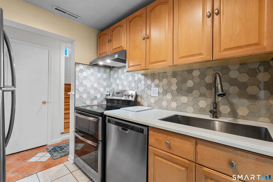 27 Amherst Place Photo 24