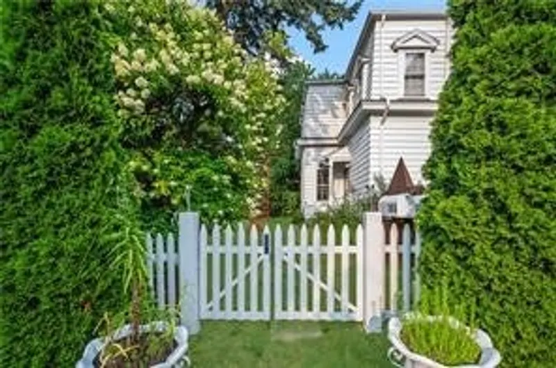 10 Hendricks Street #1 Photo 15