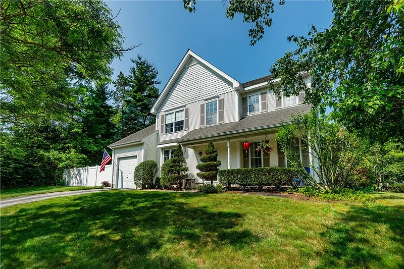50 South Pond Drive Photo 1