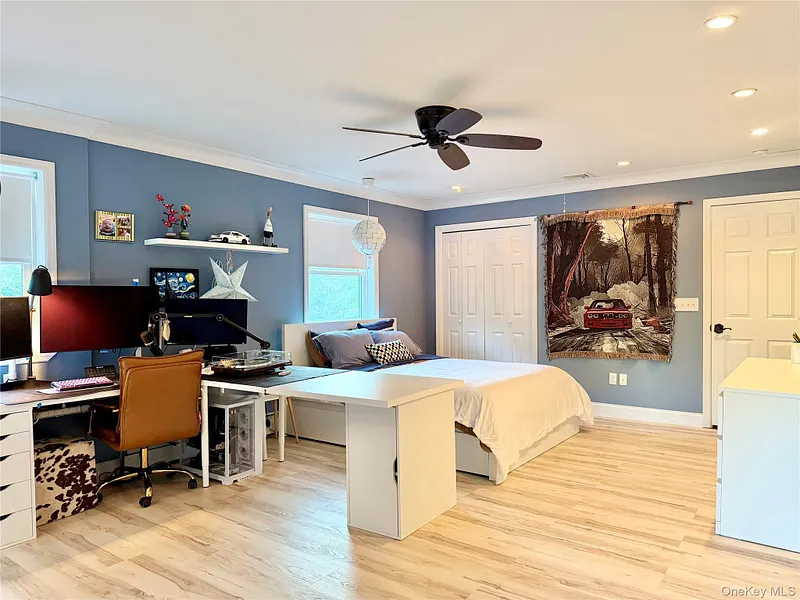 26 Bridle Lane Photo 10