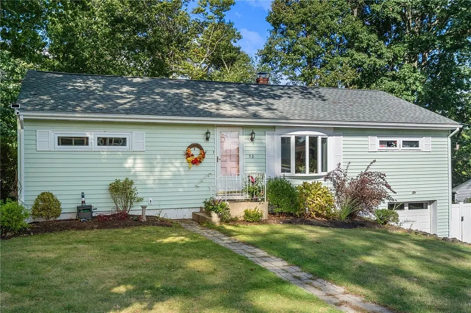 30 Lockwood Road Photo 1